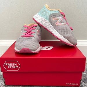 New Balance Toddler Girls Size 5.5 W Slip on Sneakers